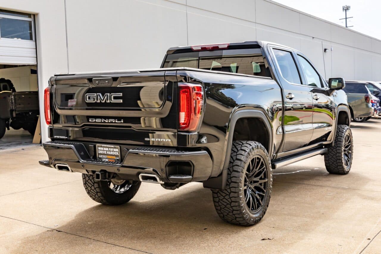 2026 GMC Sierra 1500 Denali Ultimate — photo 8 of 40