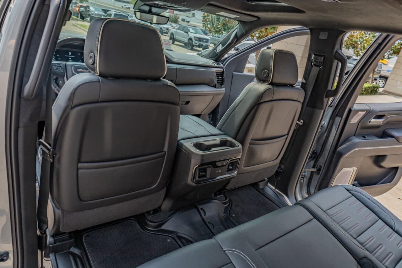 2023 GMC Sierra 1500 AT4X — photo 32 of 39