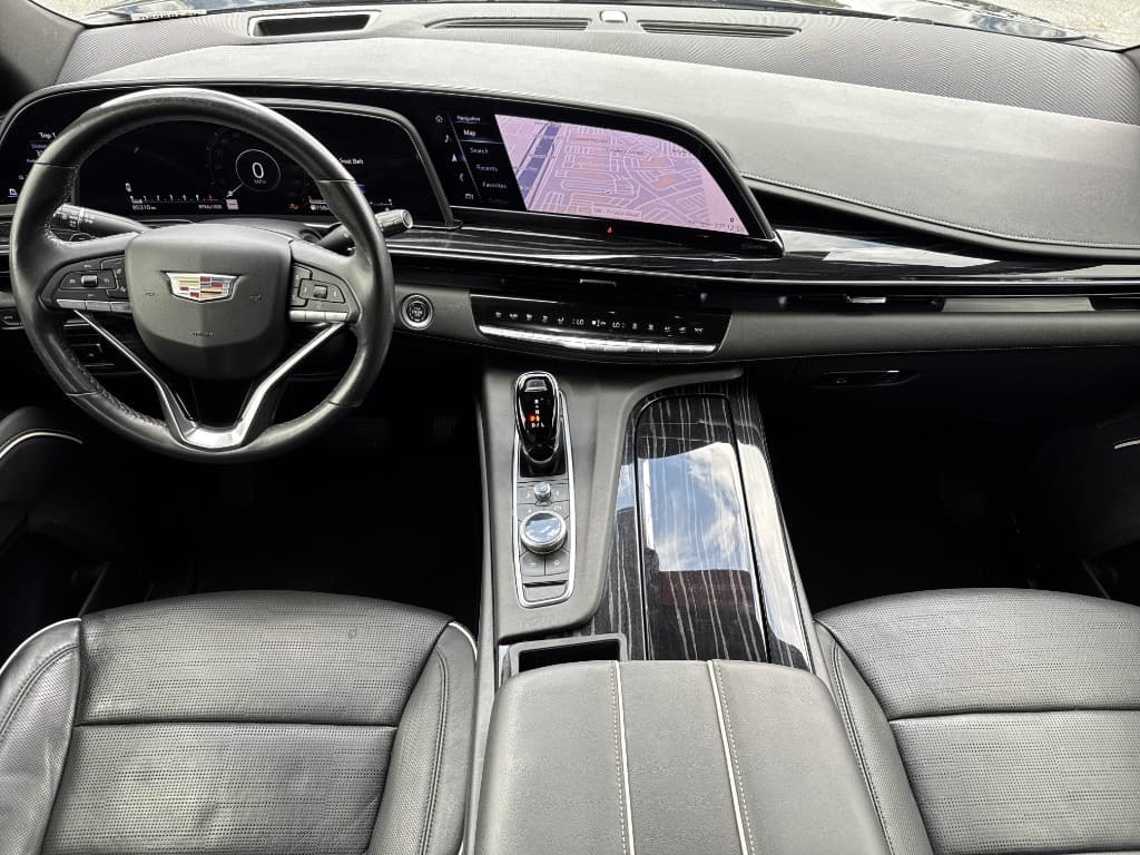 2021 Cadillac Escalade Sport — photo 21 of 32