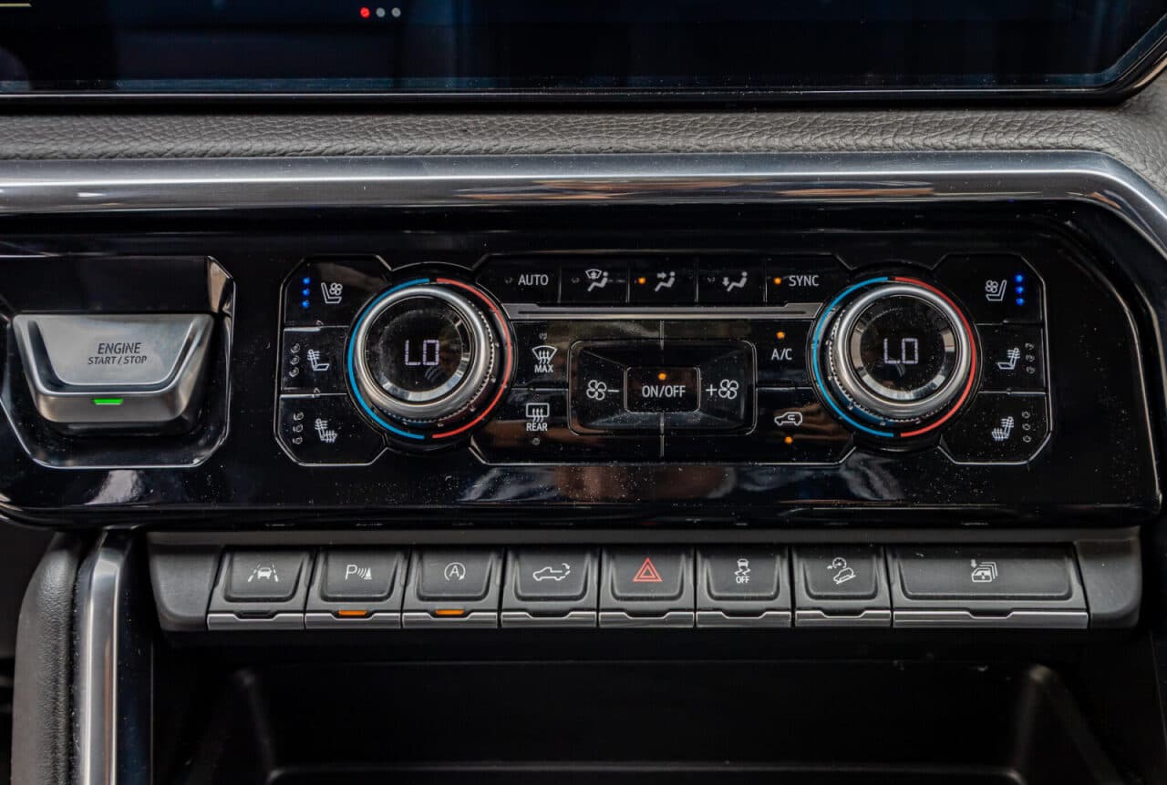 2024 GMC Sierra 1500 Denali — photo 25 of 40