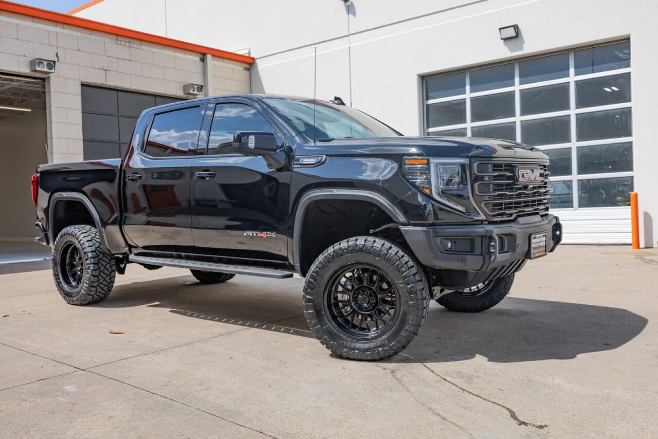 2025 GMC Sierra 1500 AT4X — photo 1 of 39