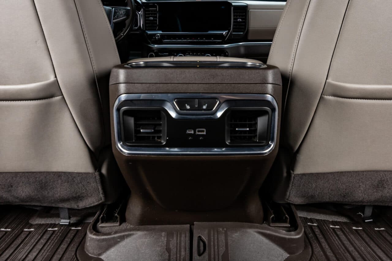2024 GMC Sierra 1500 SLT — photo 27 of 35