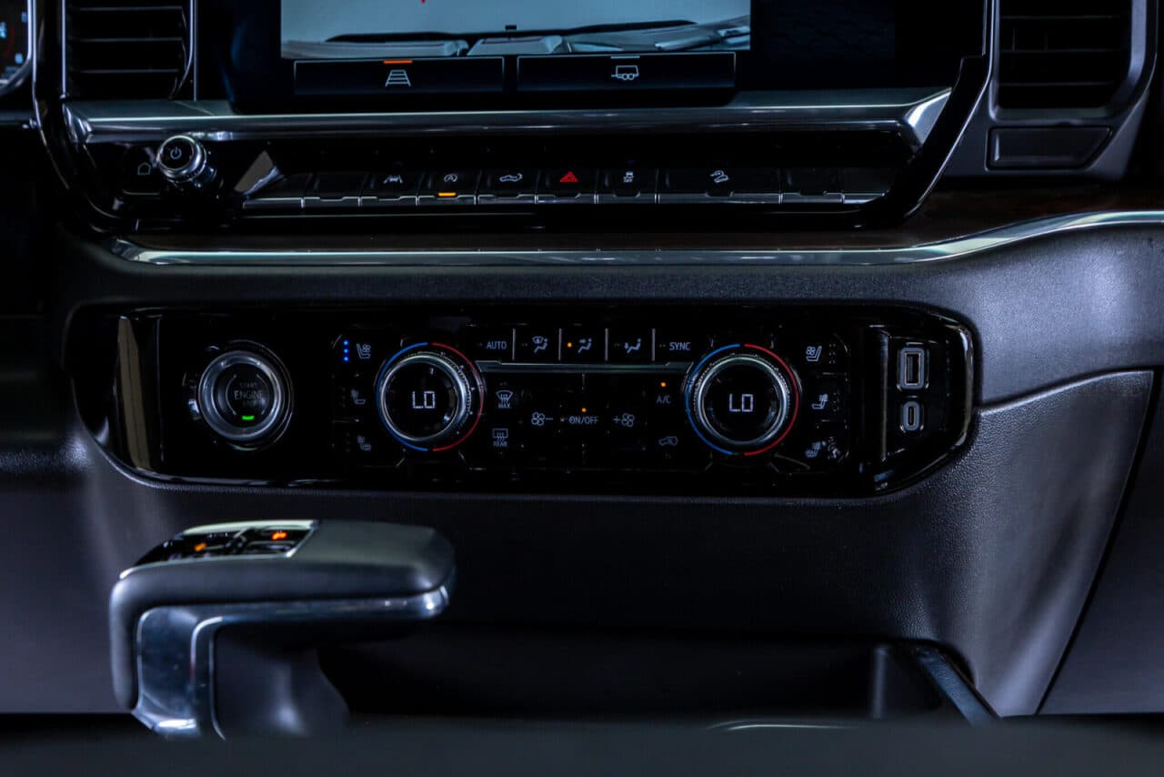 2023 GMC Sierra 1500 SLT — photo 22 of 36