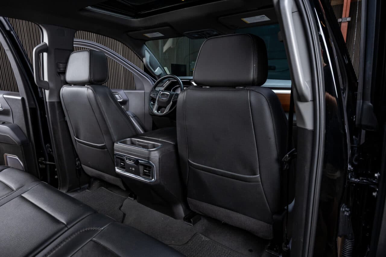 2025 GMC Sierra 1500 Denali — photo 30 of 39