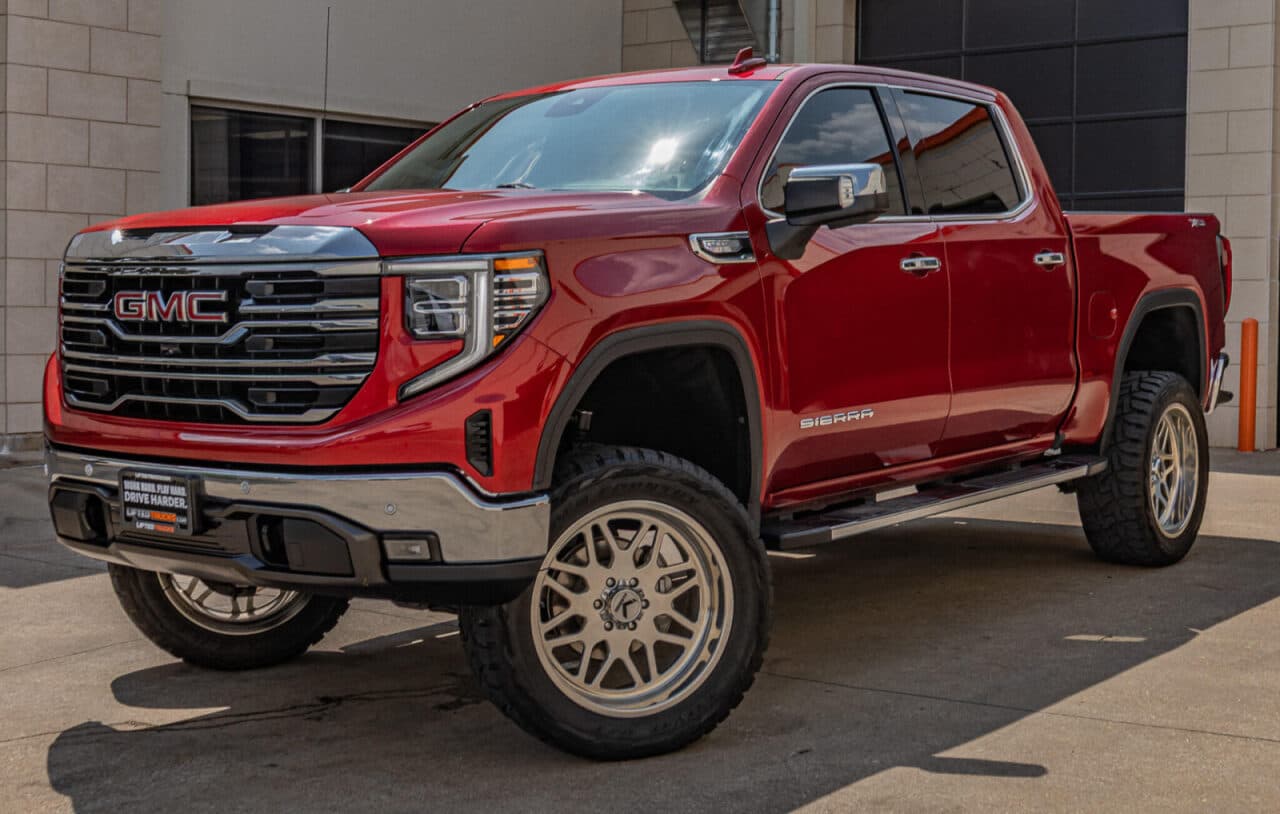 2024 GMC Sierra 1500 SLT — photo 3 of 39