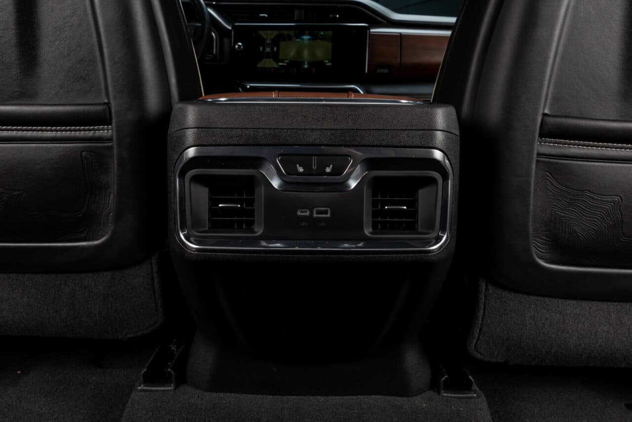 2024 GMC Sierra 1500 Denali Ultimate — photo 32 of 40