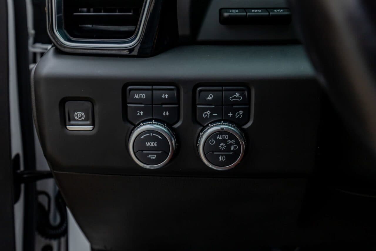 2024 GMC Sierra 1500 Denali Ultimate — photo 20 of 39