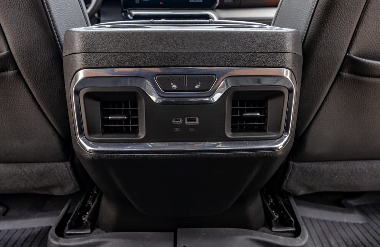 2024 GMC Sierra 1500 Denali — photo 32 of 40