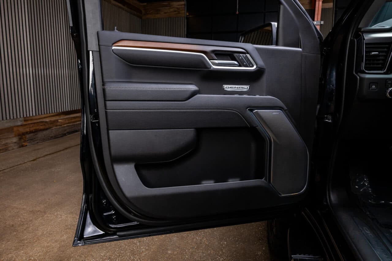 2026 GMC Sierra 1500 Denali — photo 33 of 38