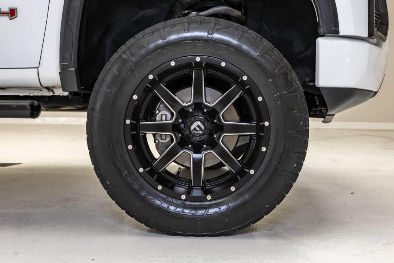 2019 GMC Sierra 1500 AT4 — photo 10 of 37