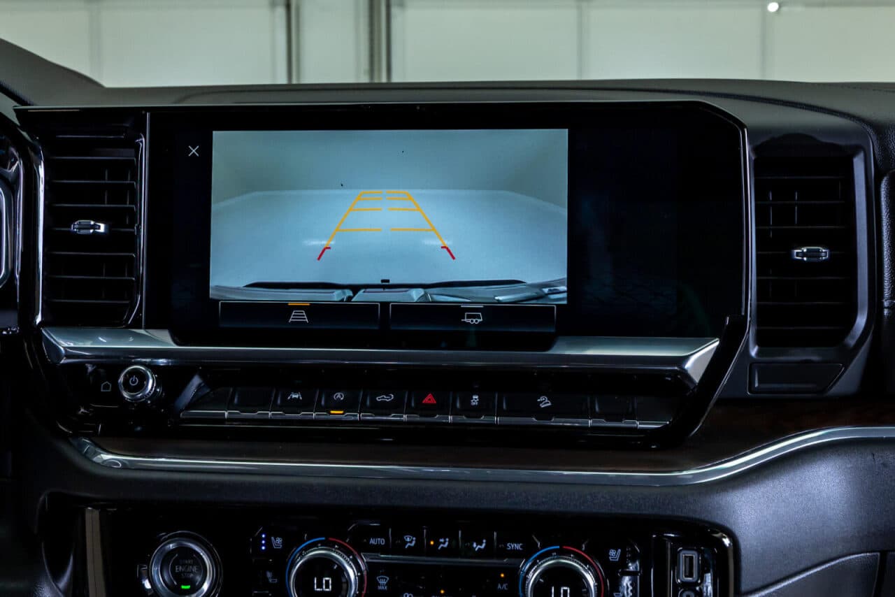 2023 GMC Sierra 1500 SLT — photo 21 of 36