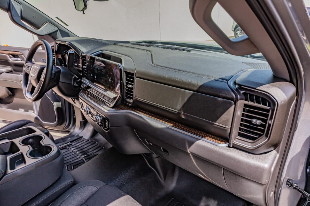 2024 GMC Sierra 1500 Elevation — photo 15 of 38