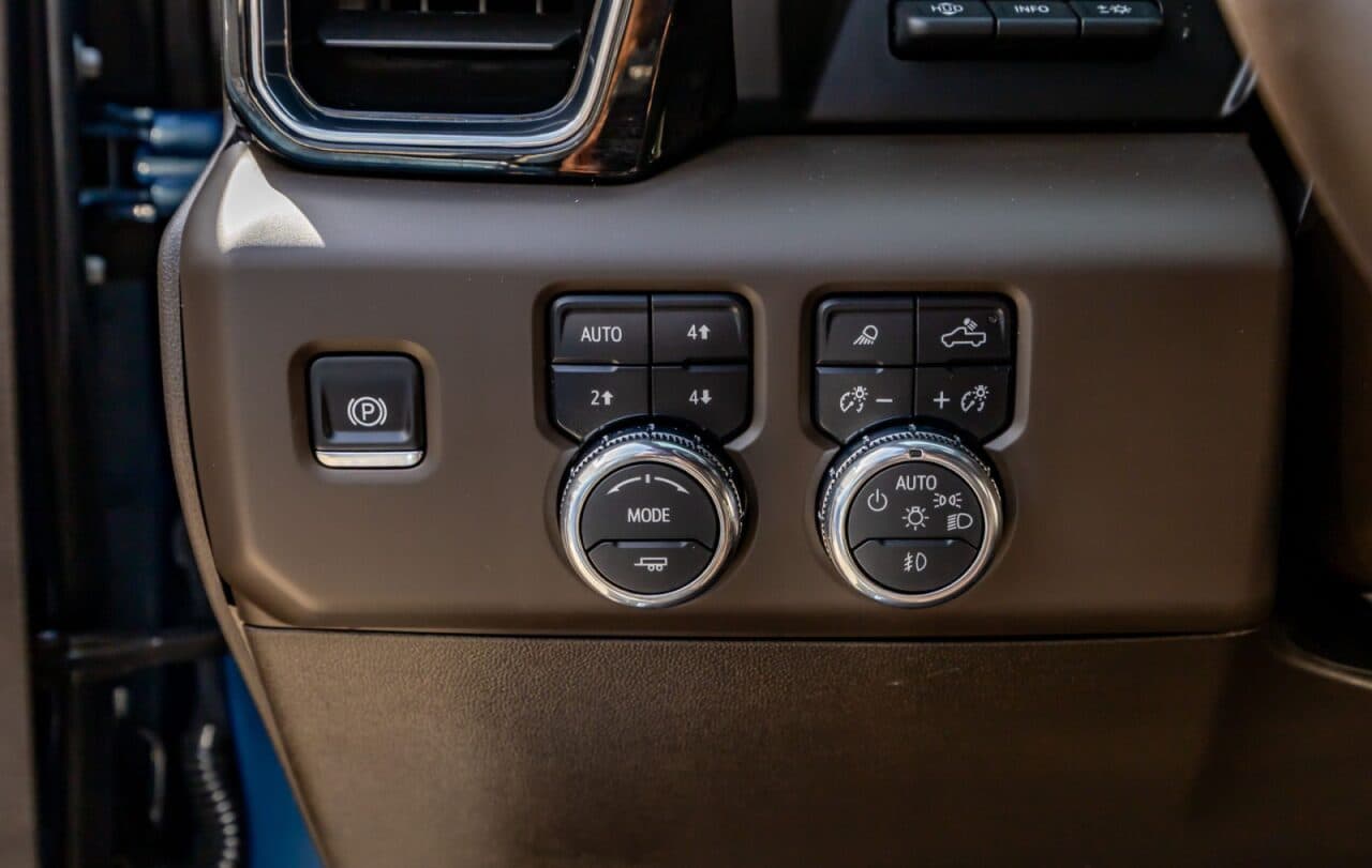 2025 GMC Sierra 1500 Denali — photo 20 of 40