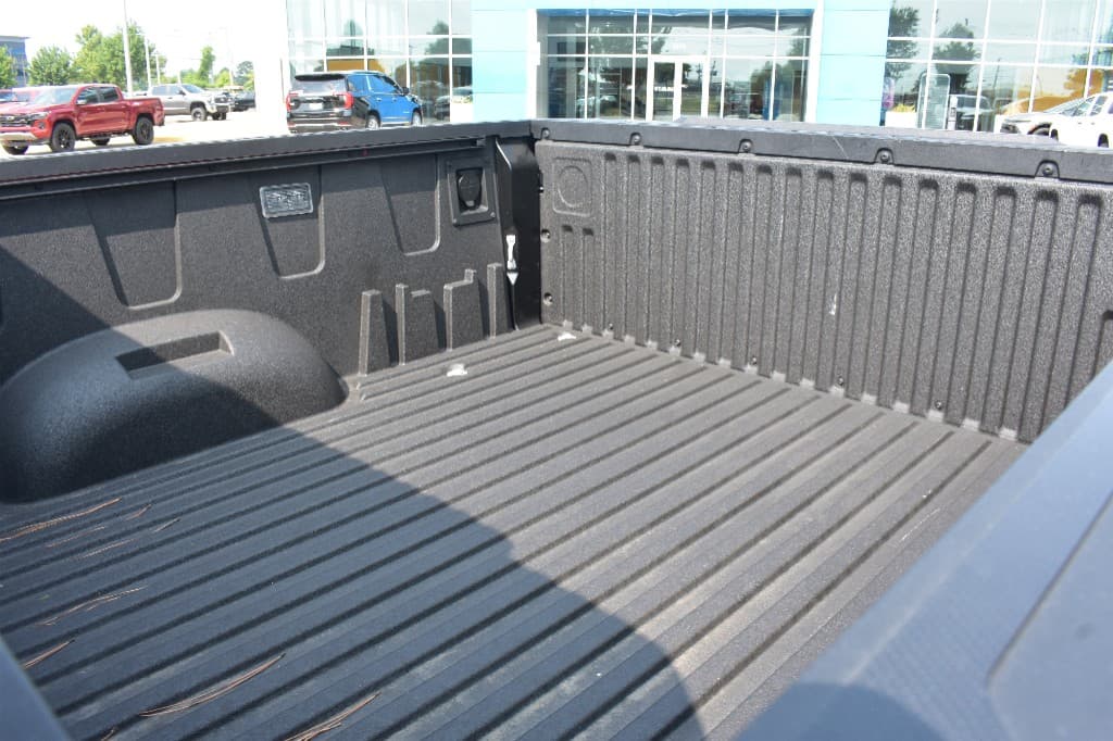 2025 Toyota Tundra Limited 4WD — photo 8 of 22