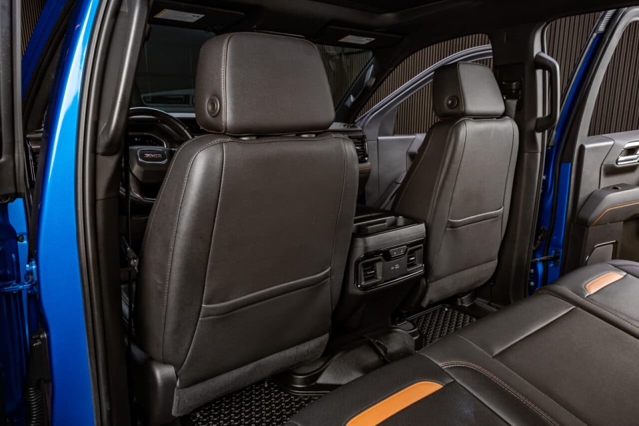 2023 GMC Sierra 1500 AT4 — photo 32 of 38