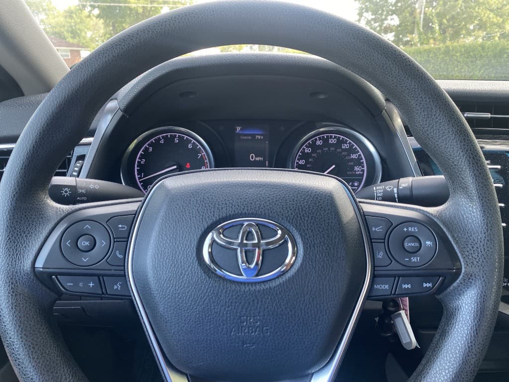 2018 Toyota Camry LE FWD — photo 12 of 15