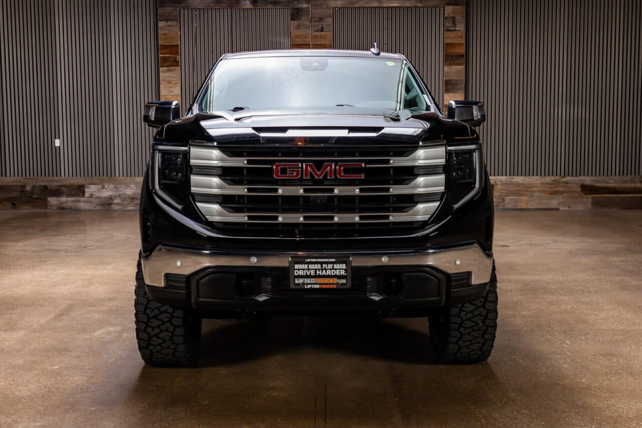 2024 GMC Sierra 1500 SLE — photo 2 of 35
