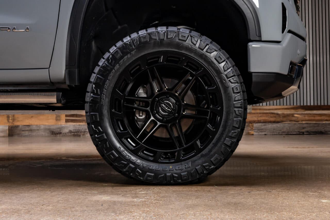2025 GMC Sierra 1500 Denali — photo 10 of 40