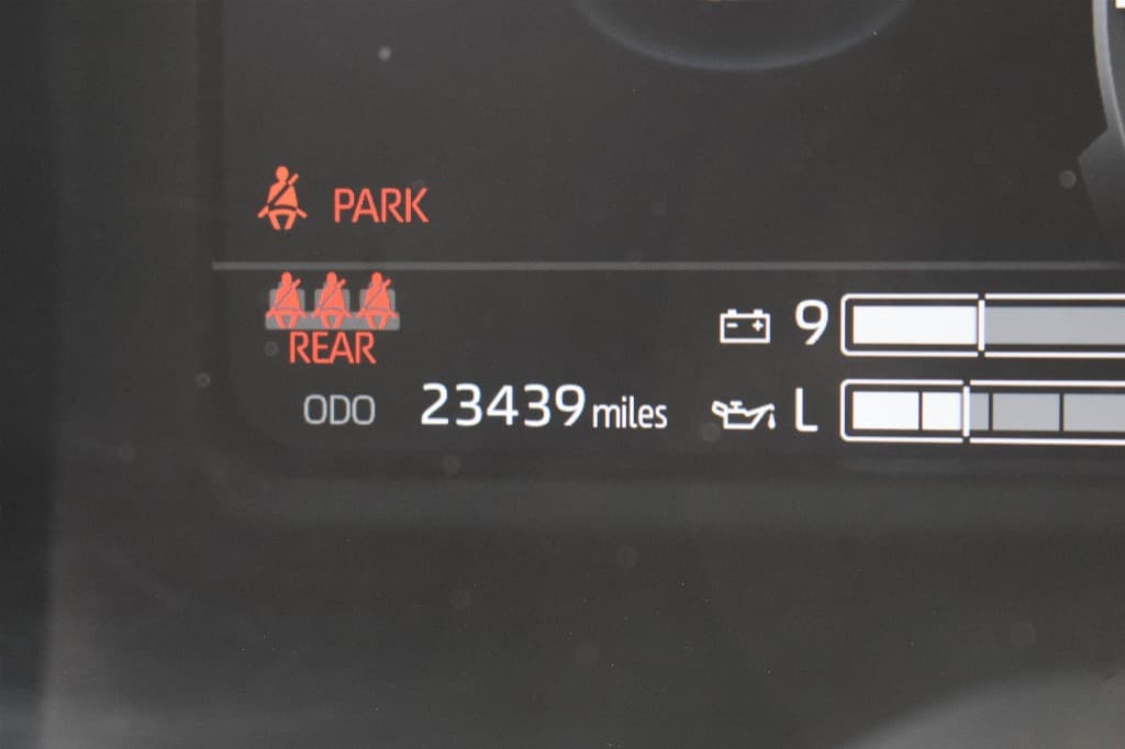 2025 Toyota Tundra Limited 4WD — photo 19 of 22