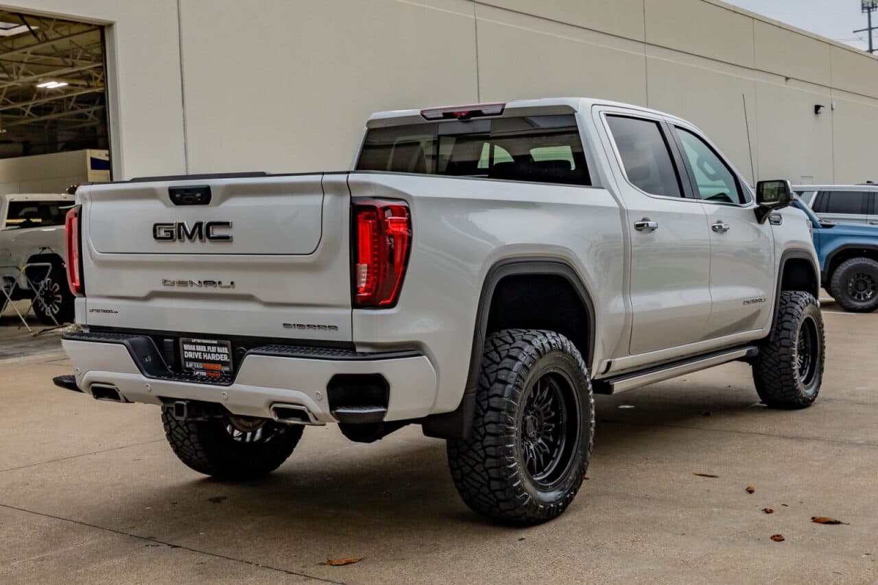 2024 GMC Sierra 1500 Denali Ultimate — photo 8 of 39