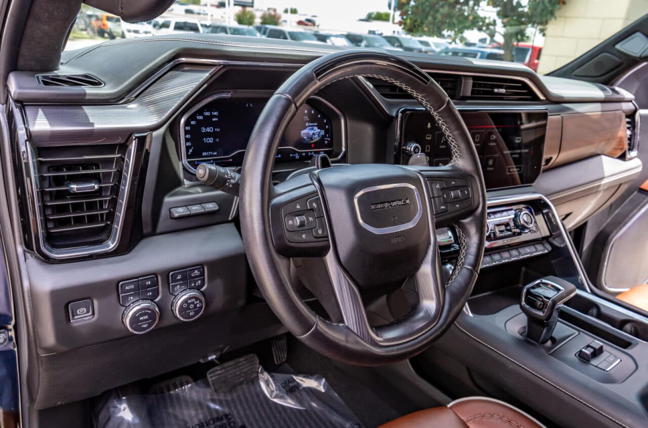 2025 GMC Sierra 1500 Denali Ultimate — photo 15 of 40
