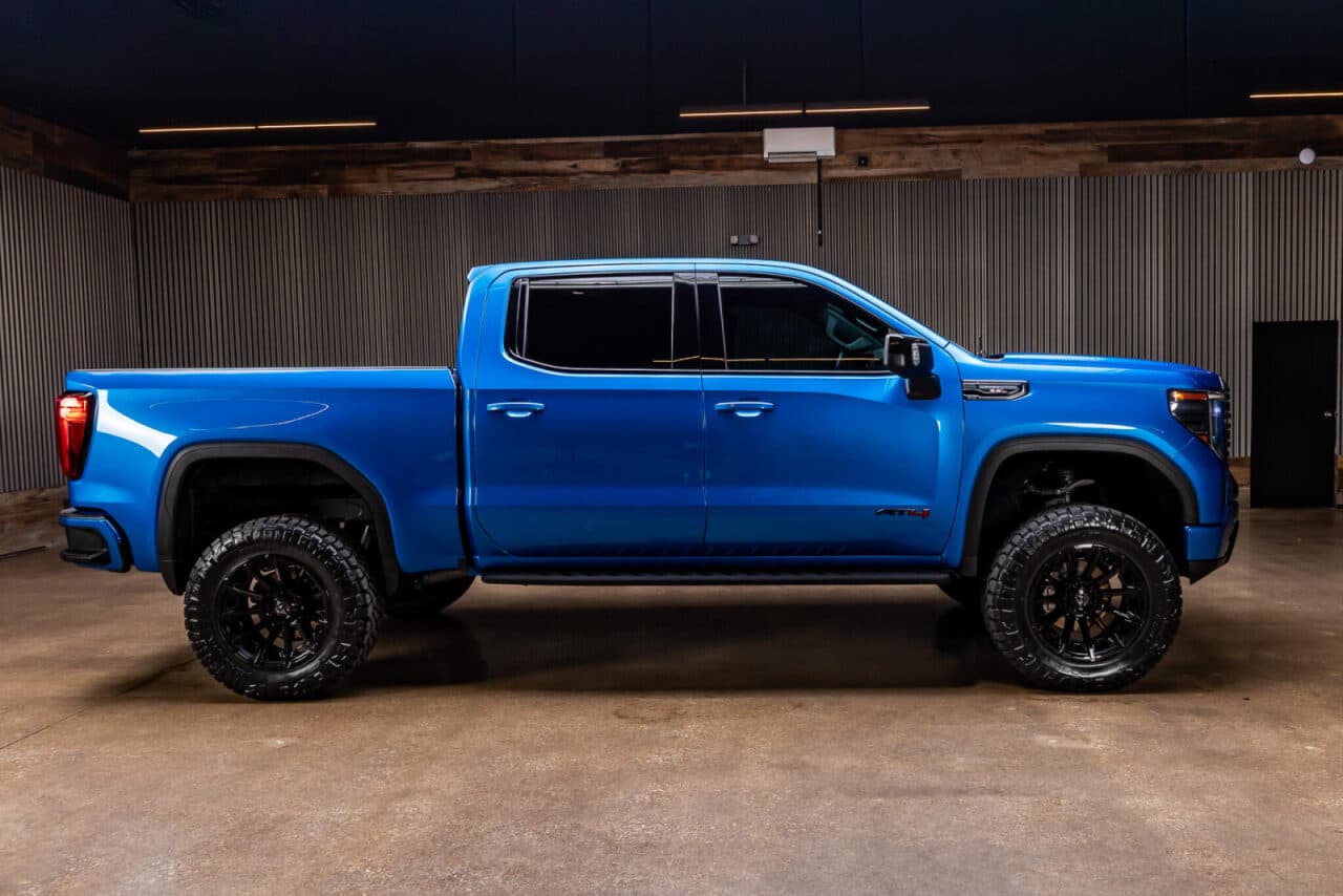 2023 GMC Sierra 1500 AT4 — photo 9 of 38