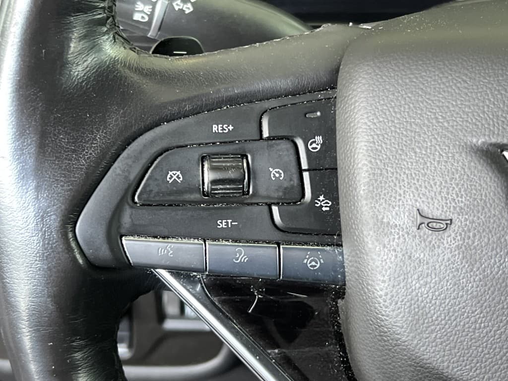 2021 Cadillac Escalade Sport — photo 13 of 27