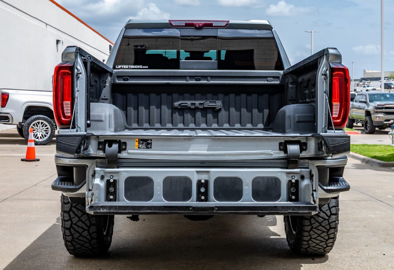 2024 GMC Sierra 1500 AT4 — photo 7 of 40