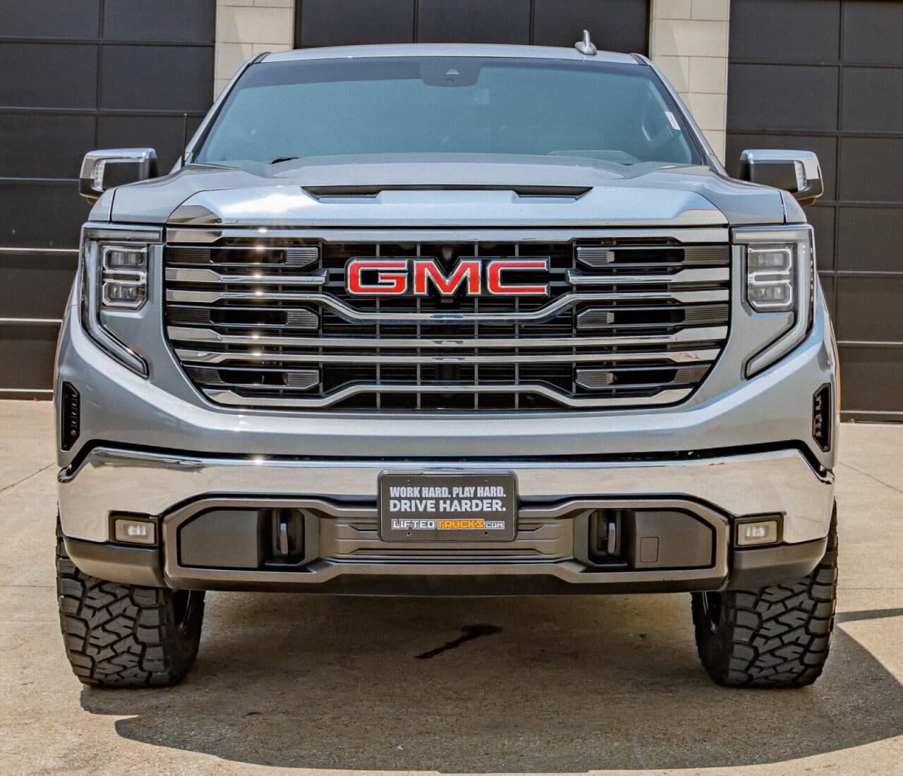 2023 GMC Sierra 1500 SLT — photo 2 of 39