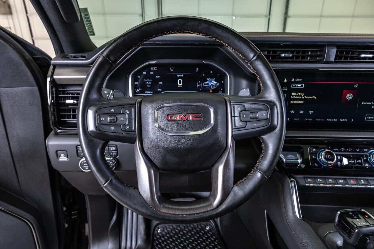 2024 GMC Sierra 1500 AT4 — photo 17 of 40