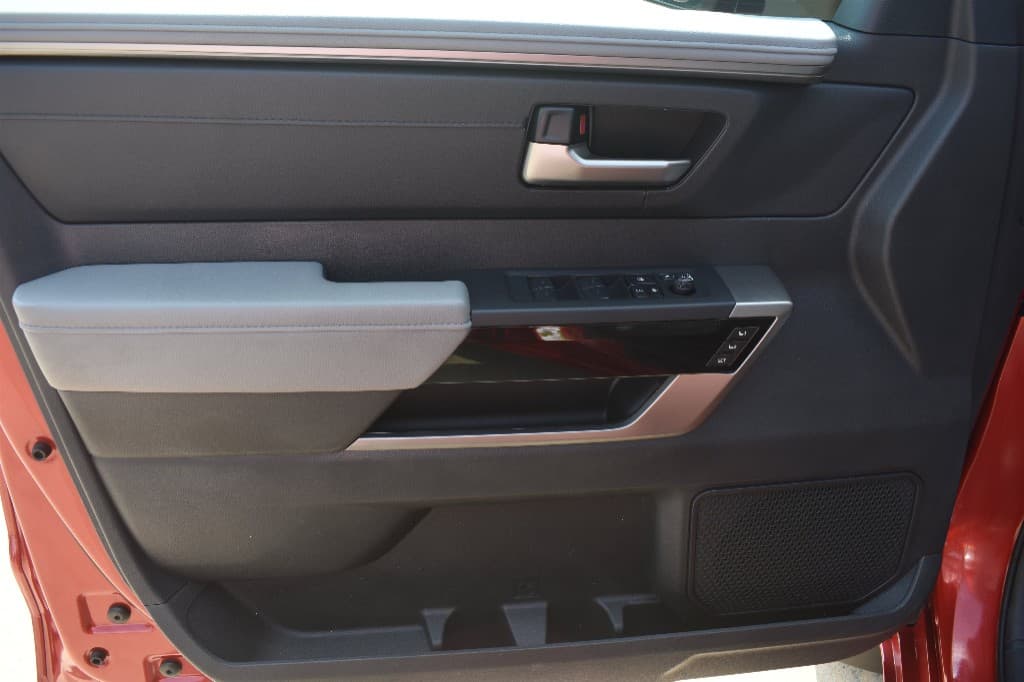 2025 Toyota Tundra Limited 4WD — photo 9 of 22