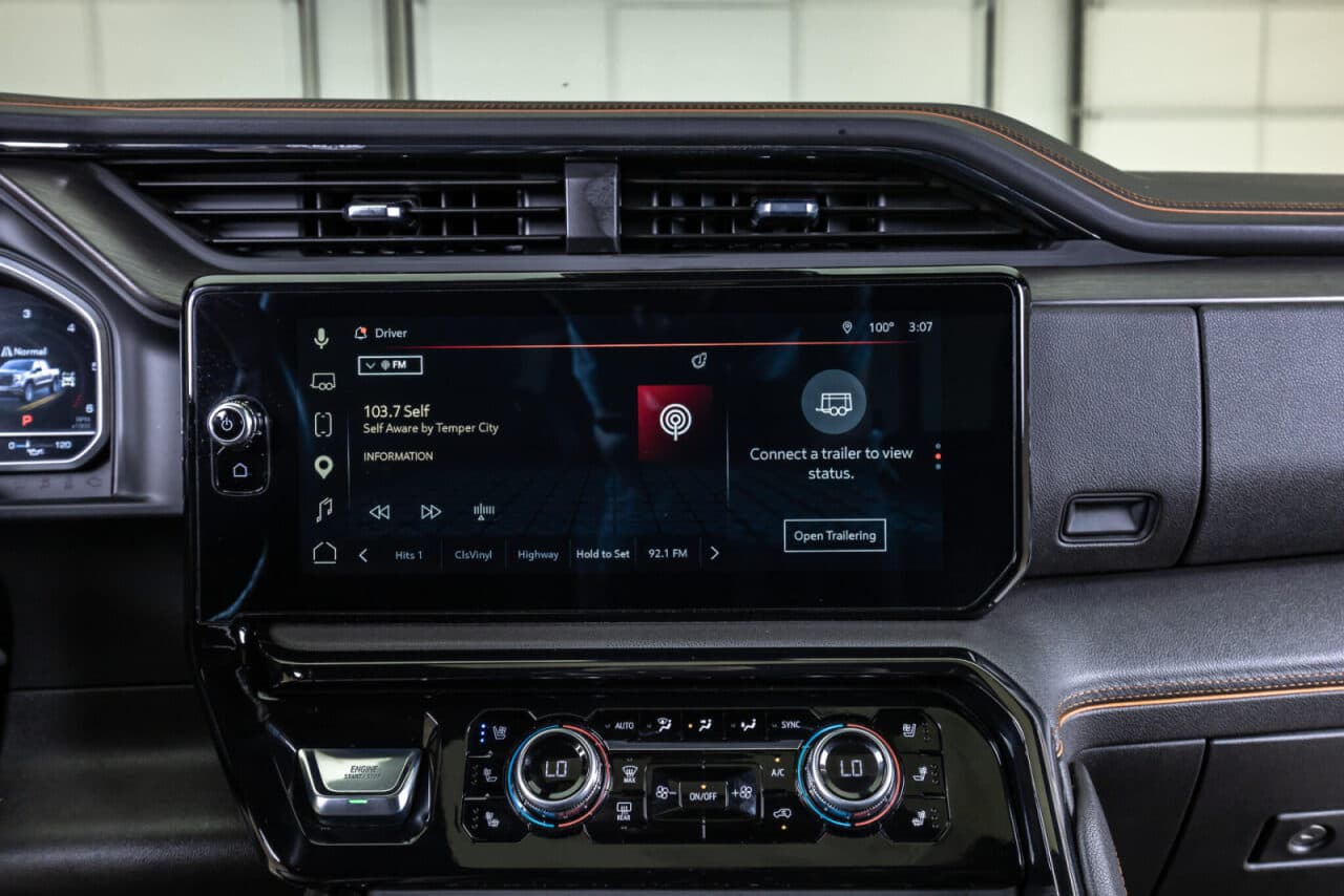 2024 GMC Sierra 1500 AT4 — photo 23 of 40