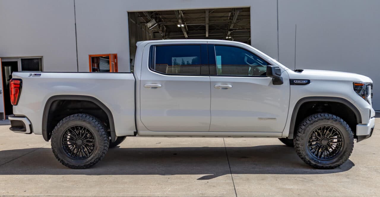 2025 GMC Sierra 1500 Elevation — photo 9 of 35