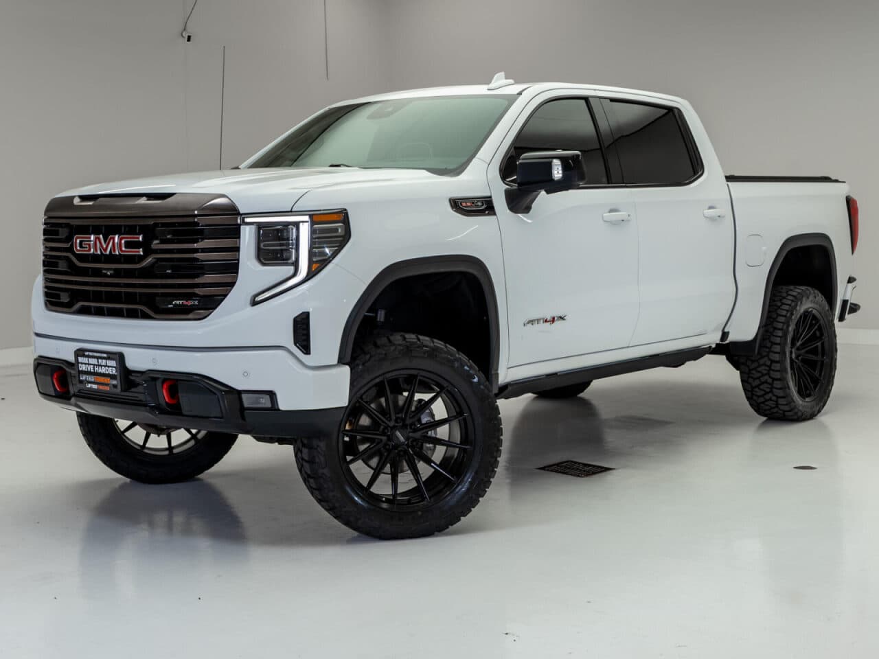 2023 GMC Sierra 1500 AT4X — photo 3 of 37