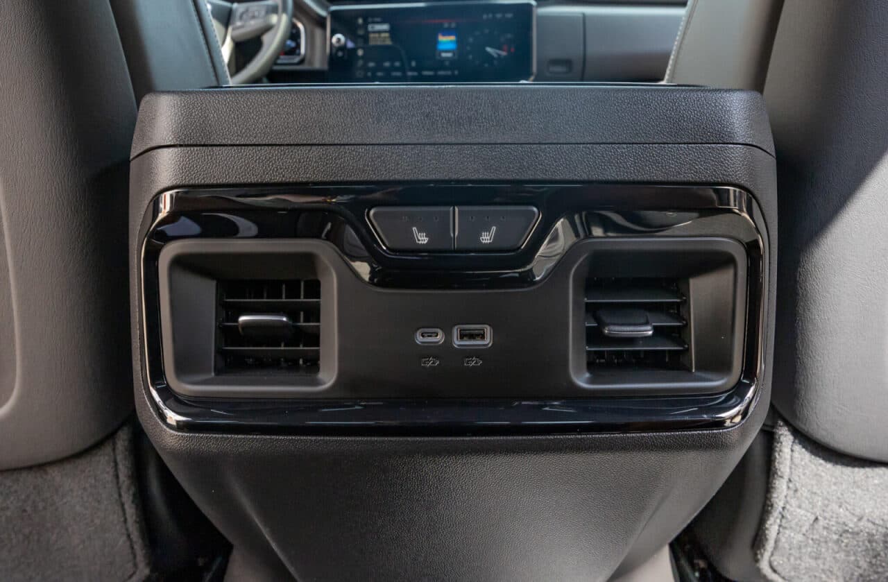 2025 GMC Sierra 1500 AT4X — photo 31 of 39