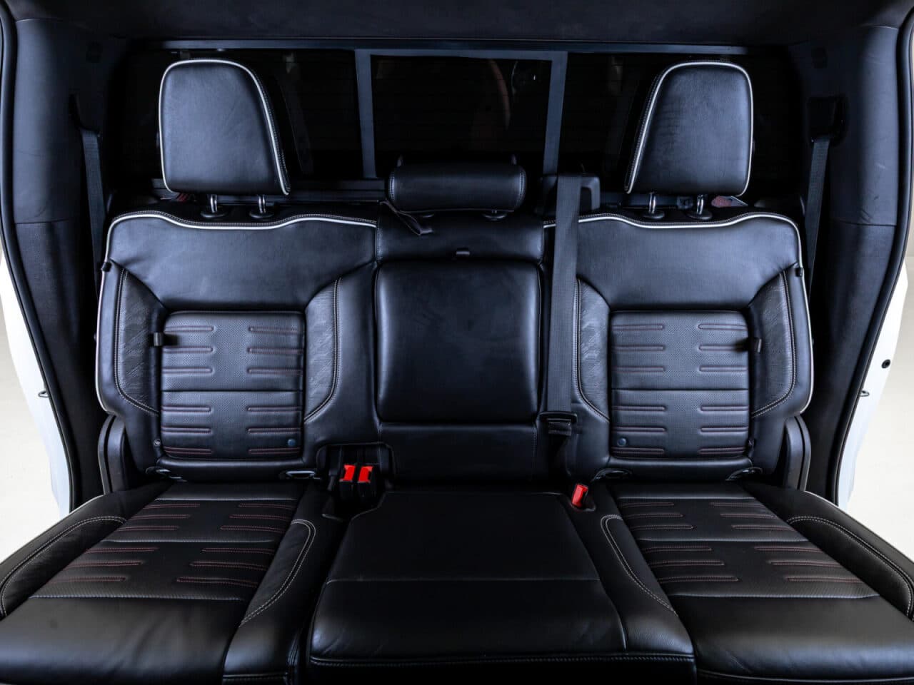 2023 GMC Sierra 1500 AT4X — photo 31 of 37