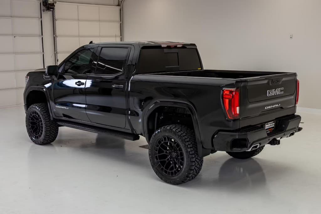 2026 GMC Sierra 1500 Denali Ultimate — photo 4 of 36