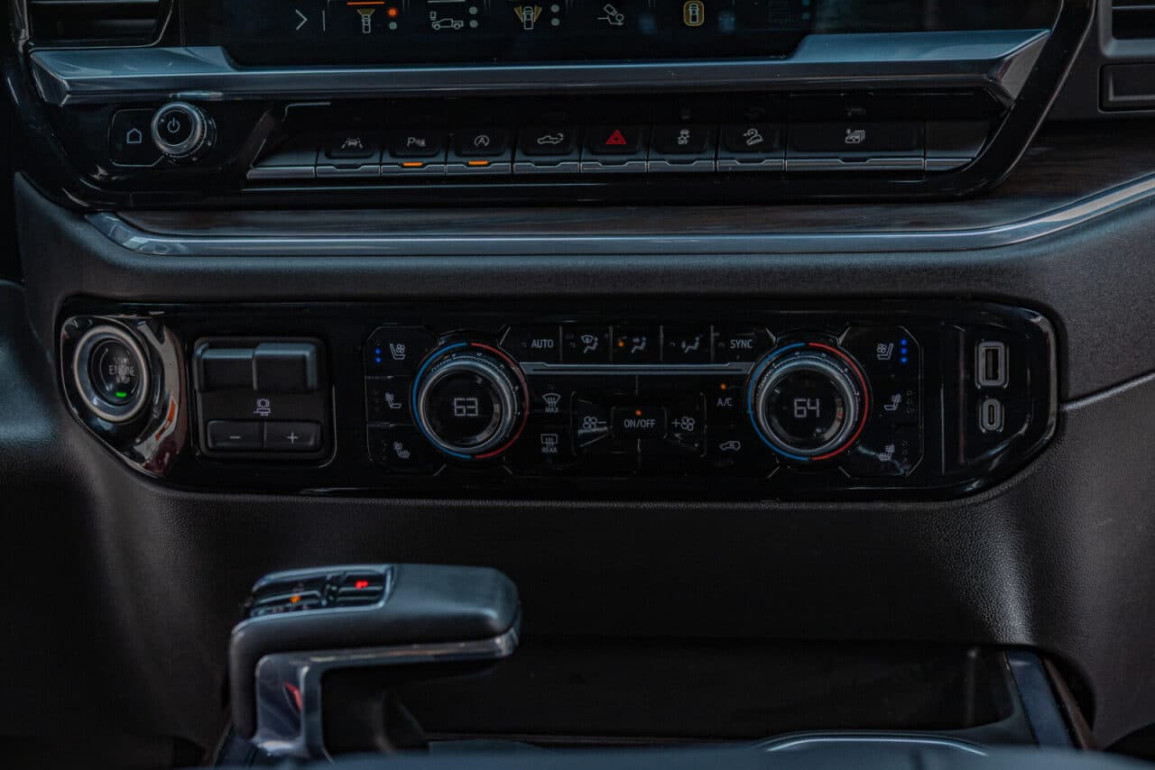 2024 GMC Sierra 1500 SLT — photo 25 of 39