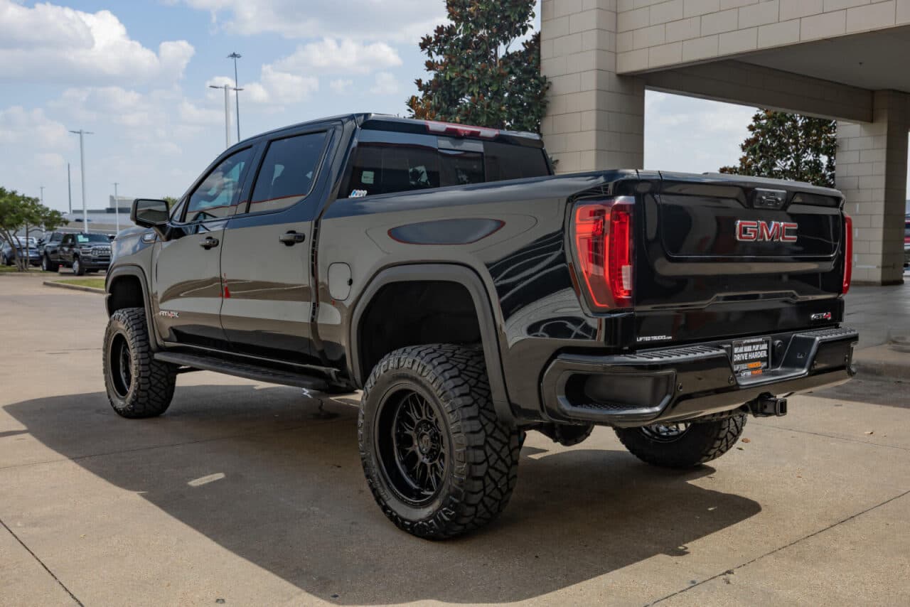 2025 GMC Sierra 1500 AT4X — photo 5 of 39