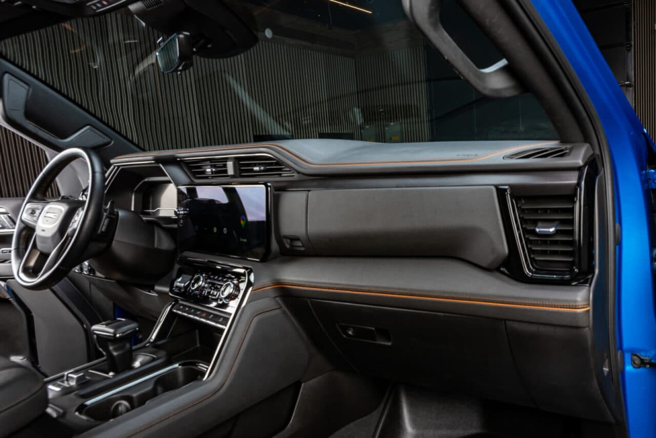 2023 GMC Sierra 1500 AT4 — photo 16 of 38