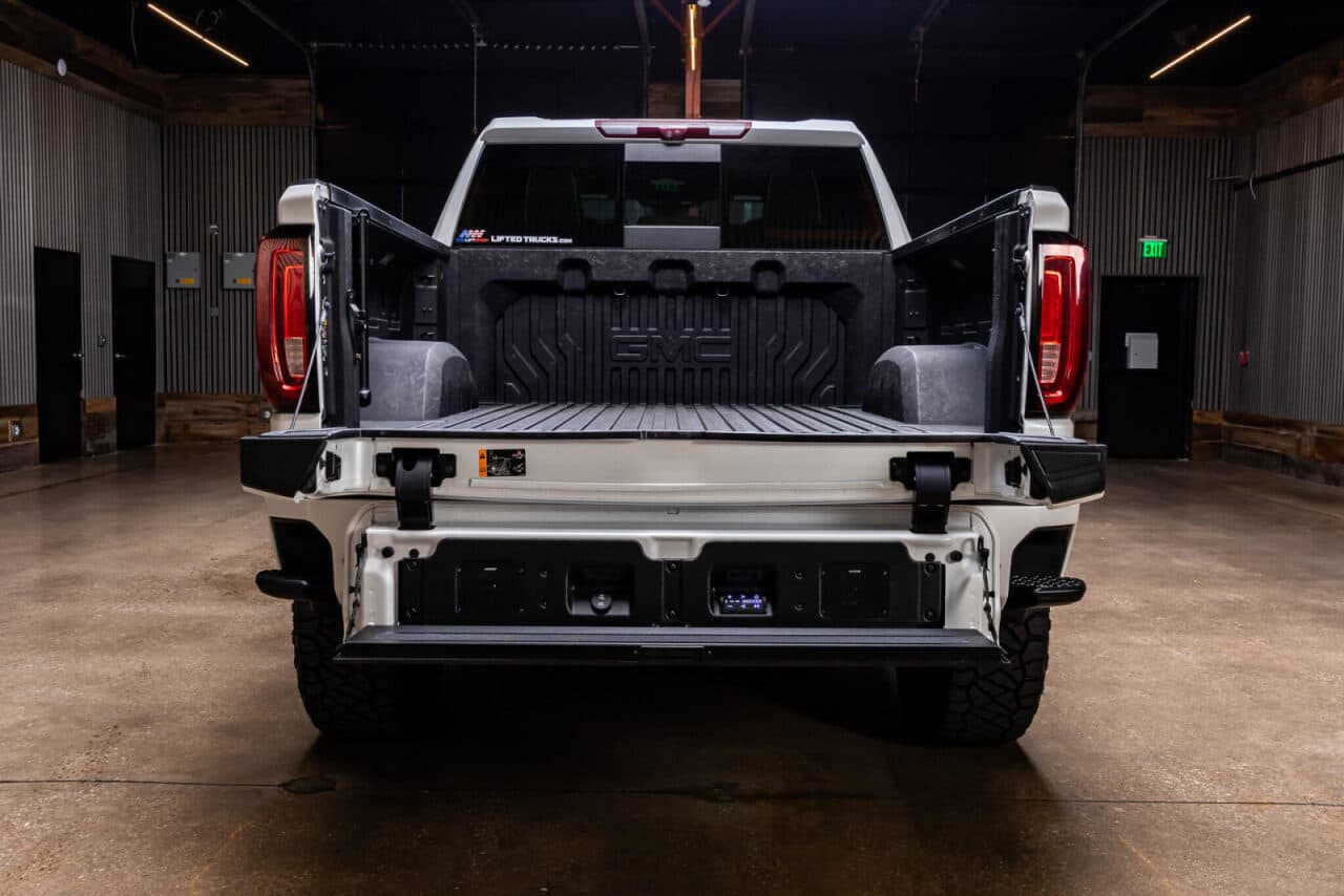 2024 GMC Sierra 1500 Denali Ultimate — photo 7 of 40