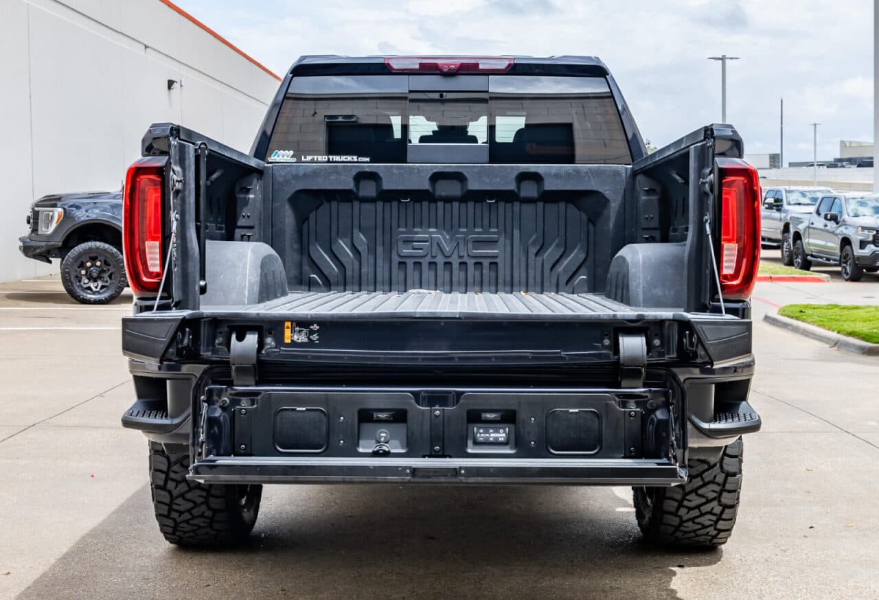 2024 GMC Sierra 1500 Denali — photo 7 of 40