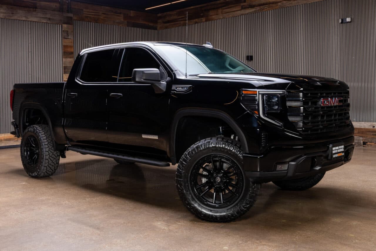 2024 GMC Sierra 1500 Elevation — photo 1 of 37