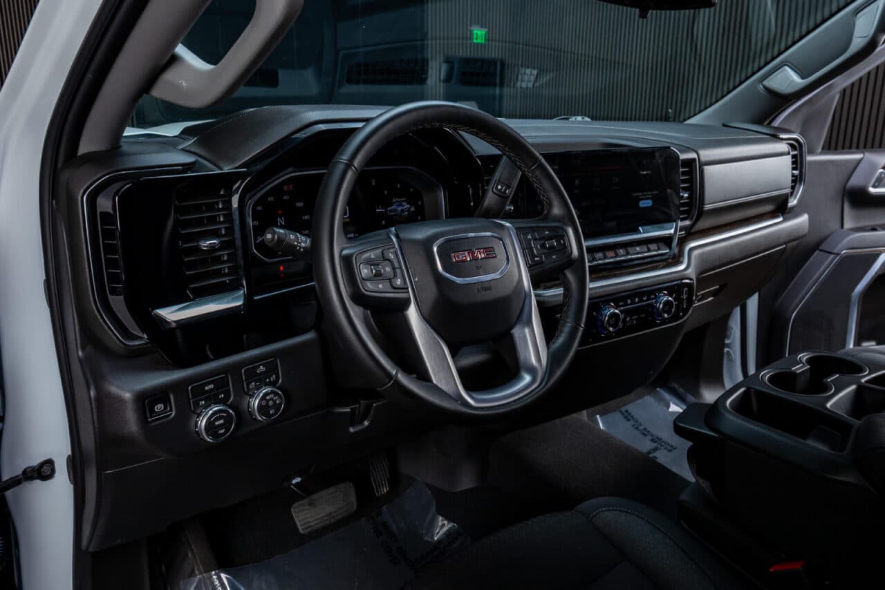 2026 GMC Sierra 1500 Elevation — photo 12 of 36