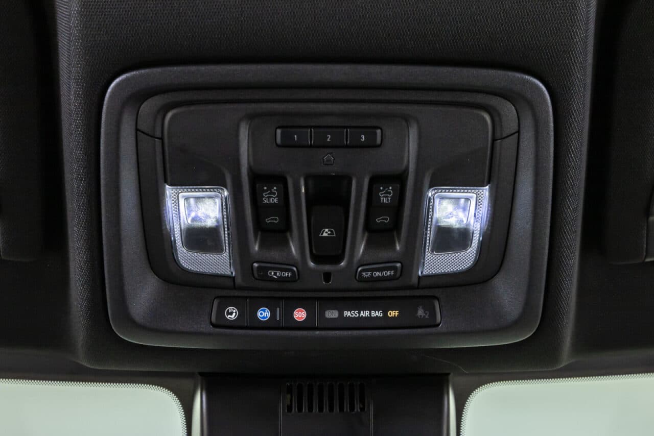2024 GMC Sierra 1500 AT4 — photo 27 of 40