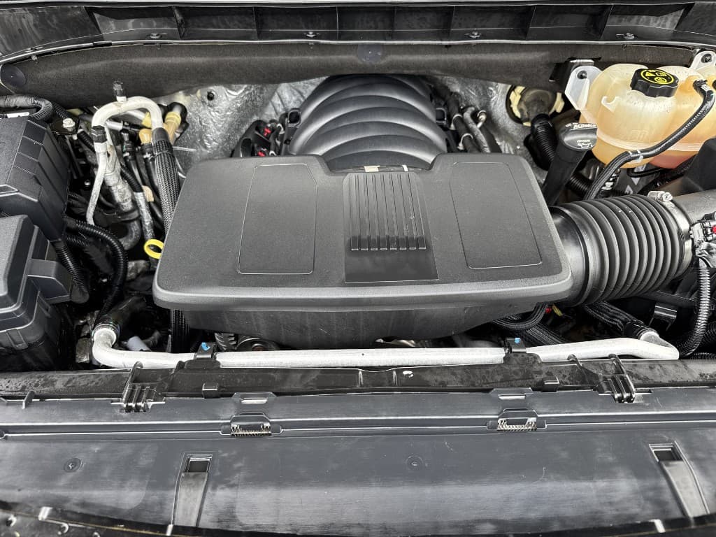 2021 Cadillac Escalade Sport — photo 26 of 32