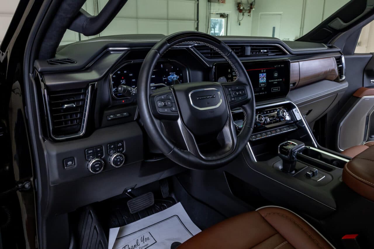 2025 GMC Sierra 1500 Denali Ultimate — photo 13 of 38