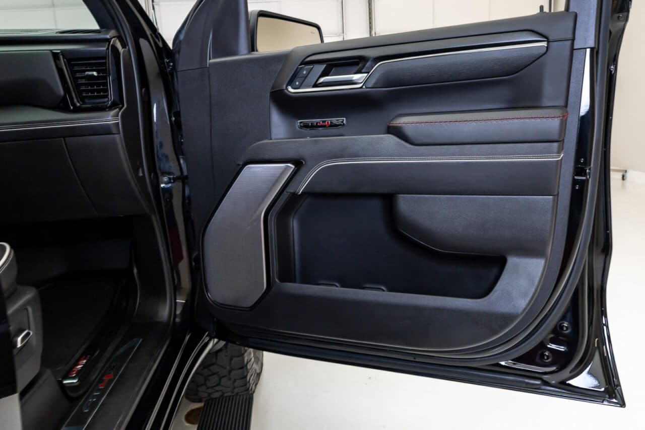2024 GMC Sierra 1500 AT4X — photo 33 of 37