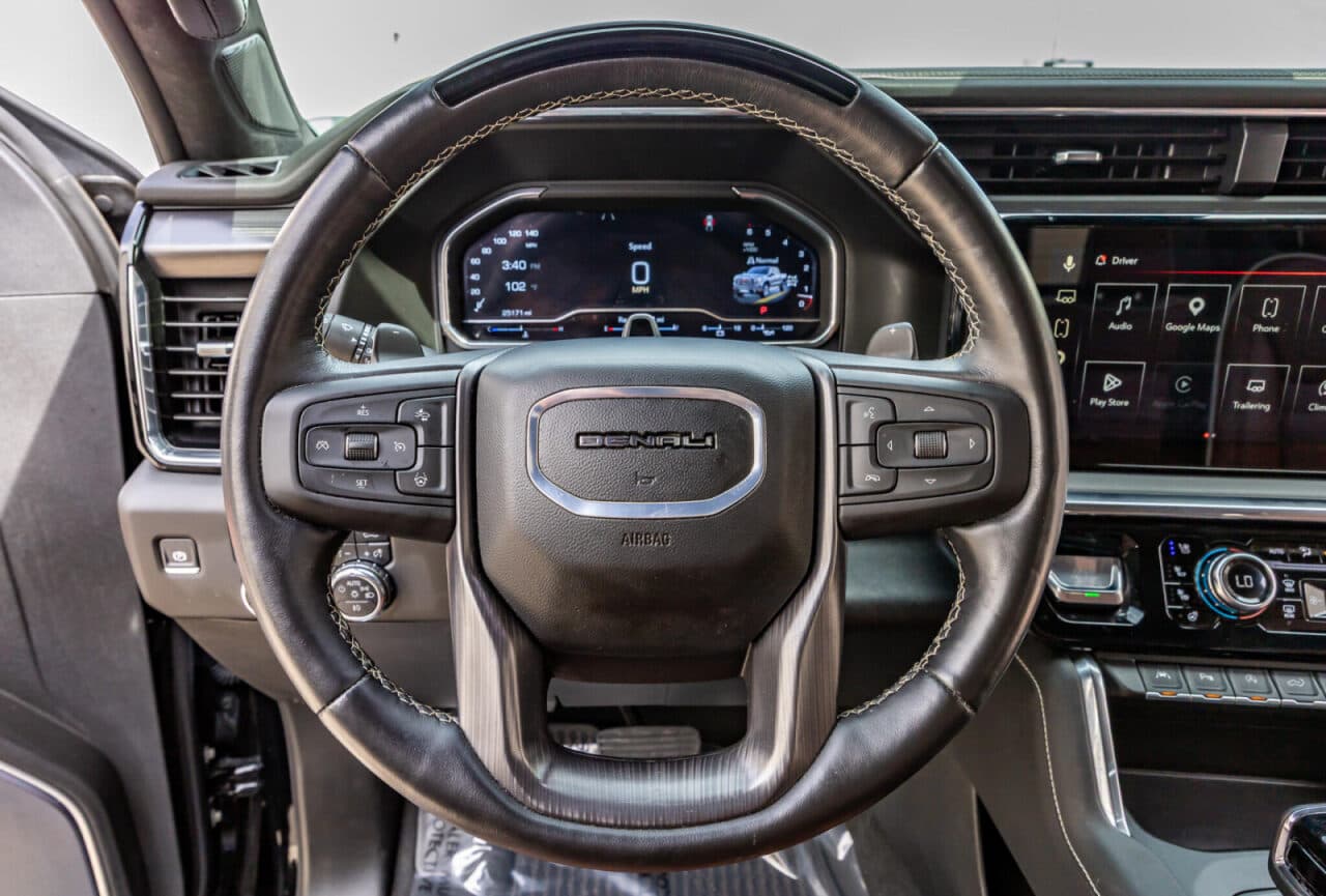 2025 GMC Sierra 1500 Denali Ultimate — photo 17 of 40