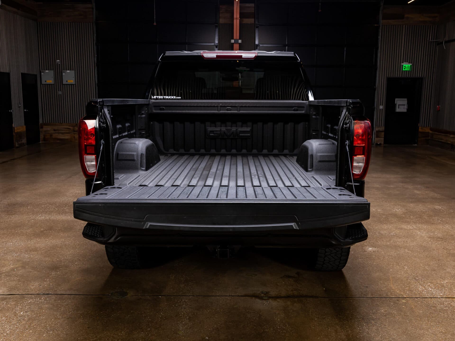 2025 GMC Sierra 1500 Pro — photo 7 of 37
